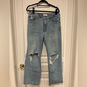 Abercrombie "90s Relaxed High Rise Jean" in Light Wash (32 Short)